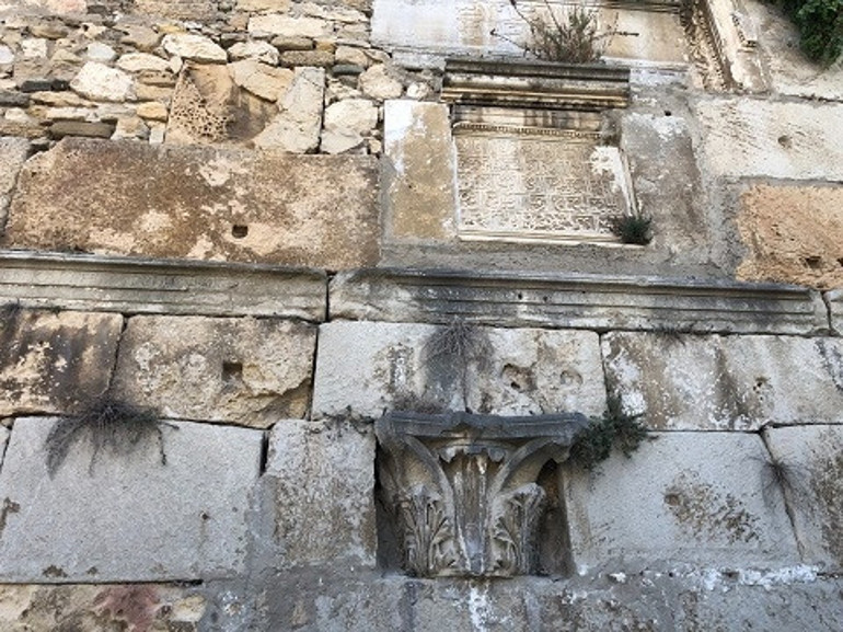 Tarihi Sinop Cezaevi duvarlarında, Roma dönemi kitabeleri çıktı