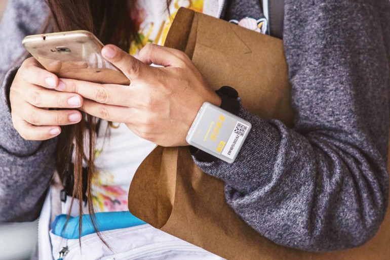 Pozitif hastaya elektronik bileklik geliyor