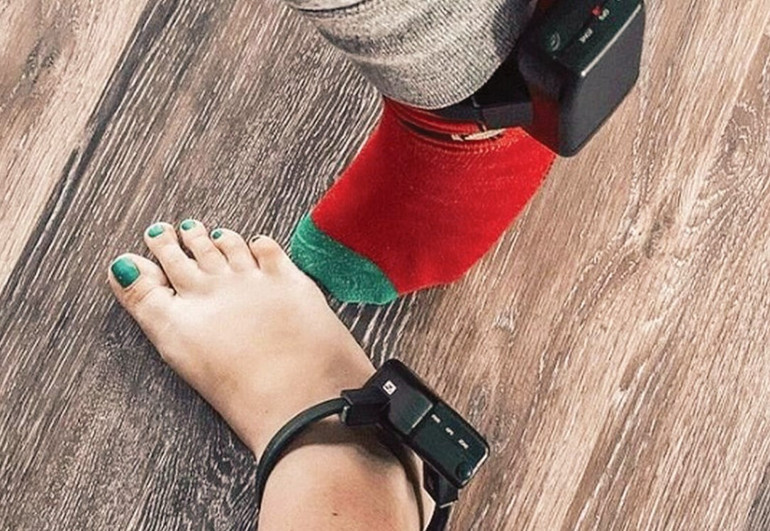 Pozitif hastaya elektronik bileklik geliyor