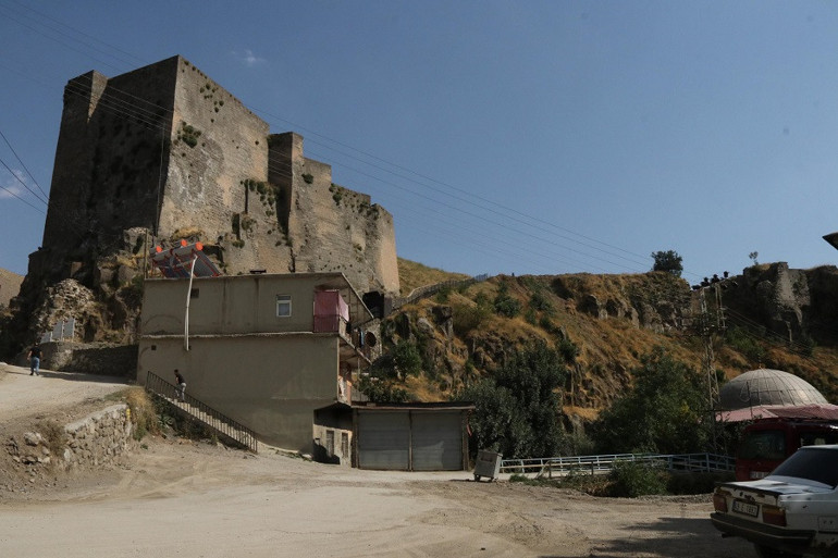 Bitlis Kalesi, Kanuni Sultan Süleyman tarafından yenilenmiş