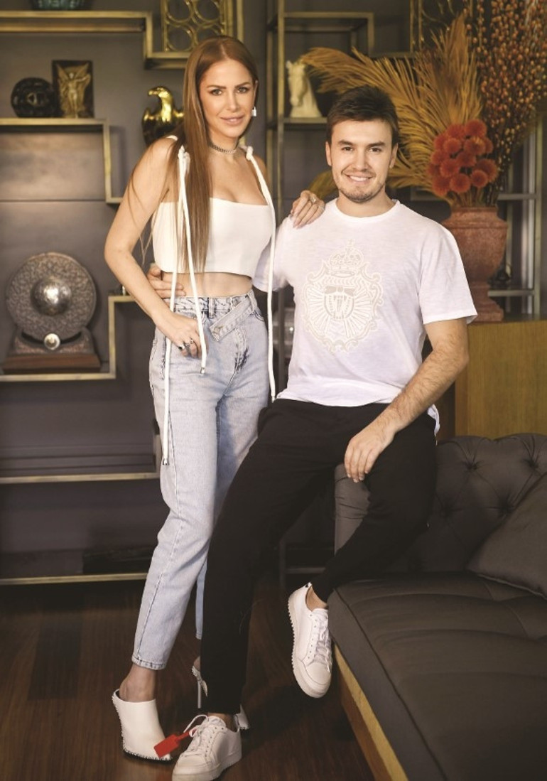 Her şarkımı önce Selin dinler