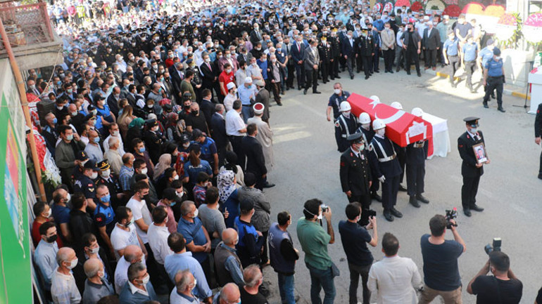 Şehit Astsubay Emre Dokumacı, son yolculuğuna uğurlandı