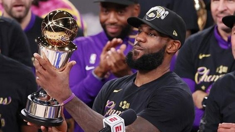 Los Angeles Lakers küllerinden doğdu Şampiyonluk Kobeye ithaf edildi...
