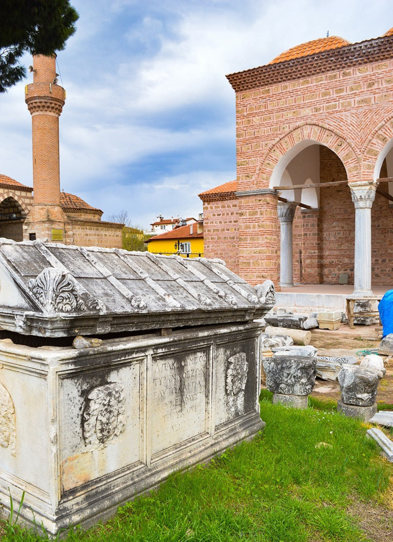 Biraz tarih, biraz doğa, çokça sanat