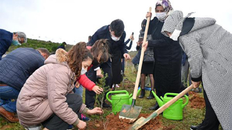 Sancaktepe’de fidanlar toprakla buluştu