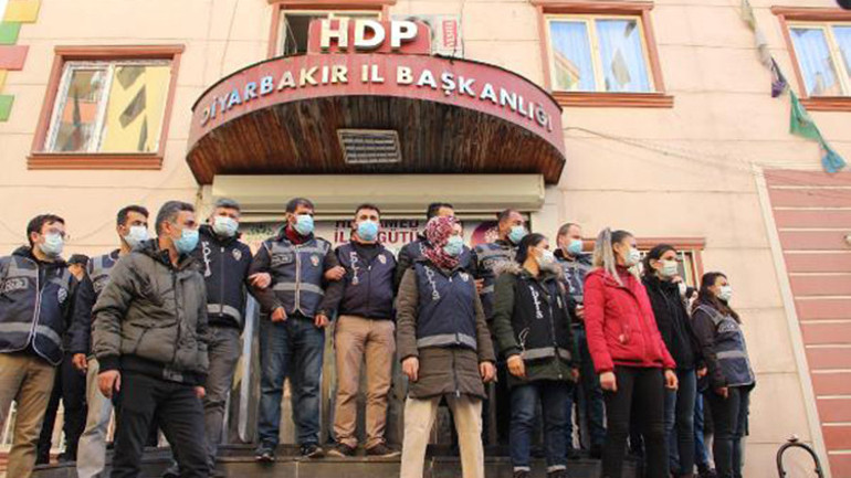HDP önündeki eylemde 446ncı gün; aile sayısı 176 oldu