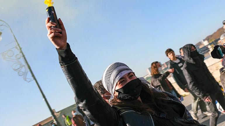 Fransada kriz büyüyor, gerginlik had safhada Macron bizi korumuyor