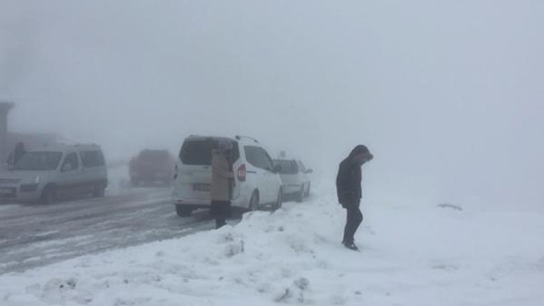 Artvinde, Macahel Geçidinde kar kalınlığı 30 santimetreye ulaştı