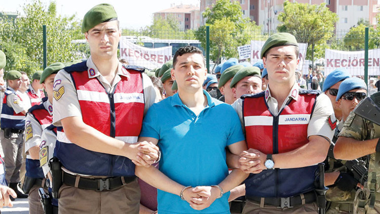 Ankarayı uçakla kana bulamışlardı Akıncı davasında hainlere ceza yağdı