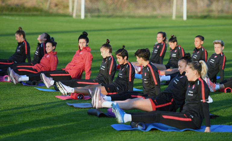 A Milli Kadın Futbol Takımımız, Rusyayı konuk edecek 2022 Avrupa Şampiyonası Elemeleri...