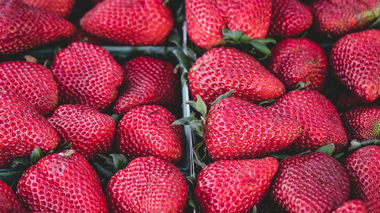 Sağlıklı Bir Cilt İçin Ne Yemeli ve Nelerden Kaçınılmalı