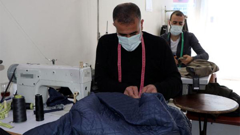 30 yıllık terzi, engelinden değil çırak bulamamaktan yakınıyor