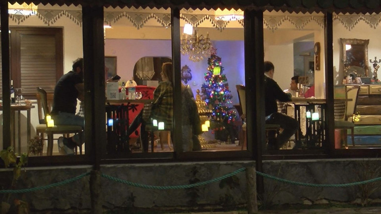 Kısıtlamada eve kapanmak yerine doğayla iç içe otellere gidiyorlar