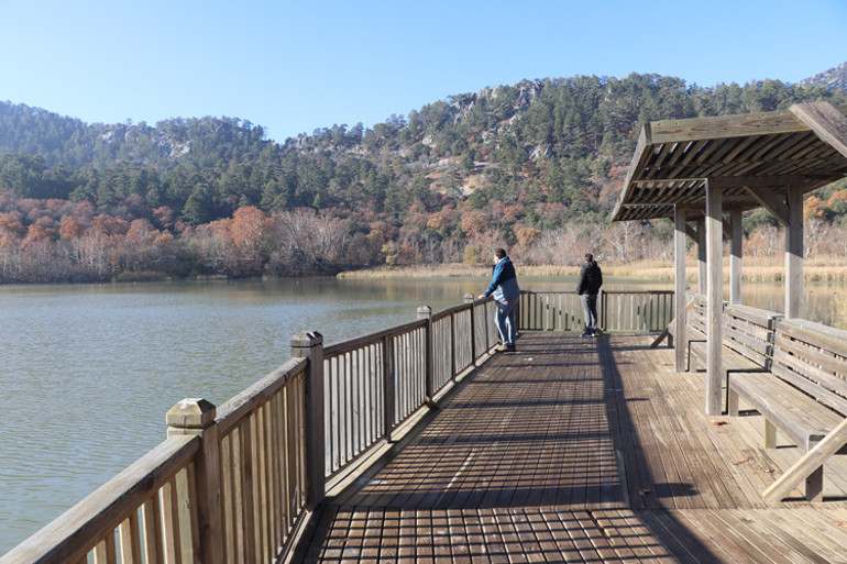Huzurun adresi Kovada Gölü Milli Parkı ziyaretçilerini cezbediyor