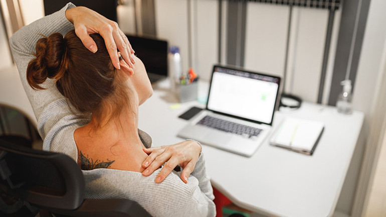 Boyun Ağrılarını Azaltan 8 Basit Hareket