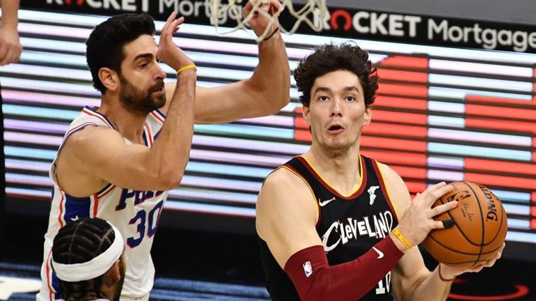 NBAde Gecenin Sonuçları | Dallas, Clippers maçının devresine 50 sayı farkla girdi Rekor...