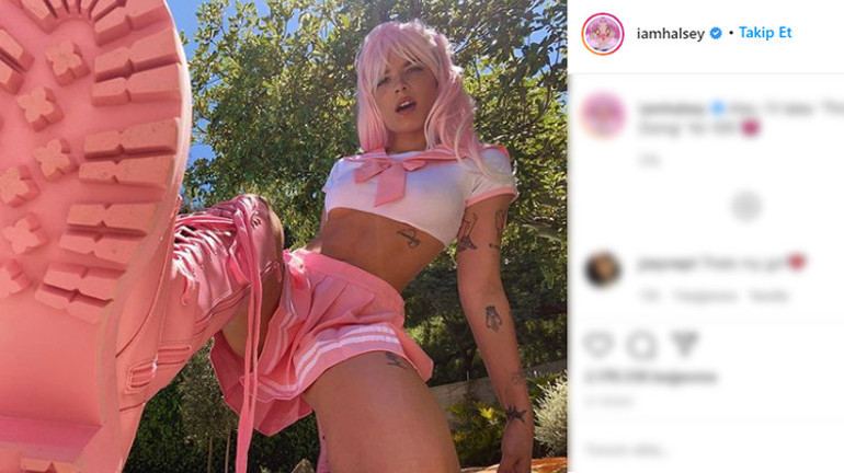 ABDnin Çılgın Kızı Adım Adım Halsey Stili