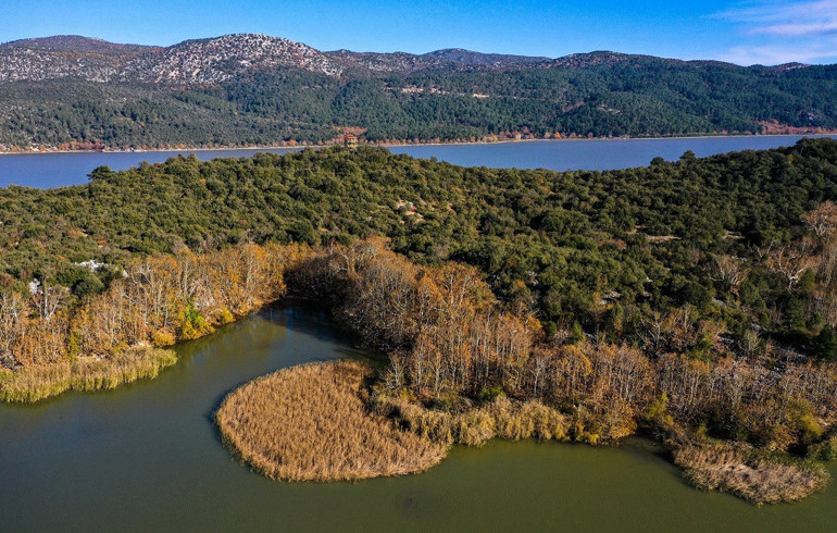 Kovada Gölü Milli Parkı, hayran bırakıyor