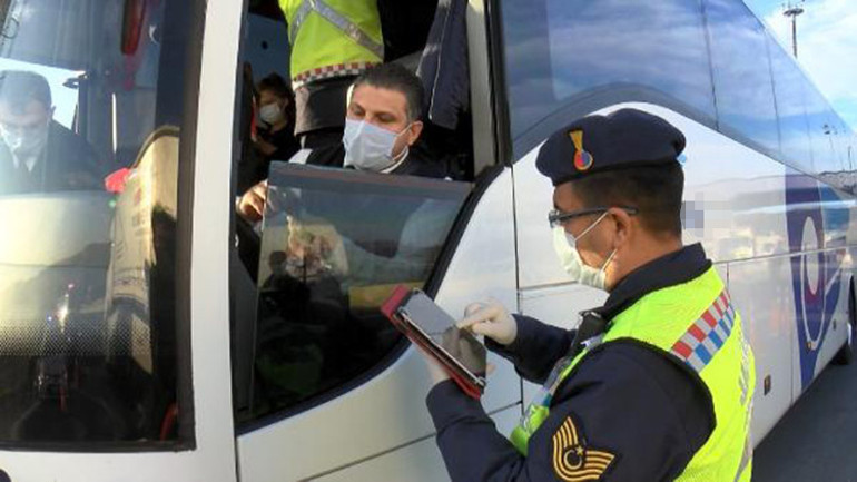 Jandarmadan yılbaşı öncesi yolcu otobüslerine denetim