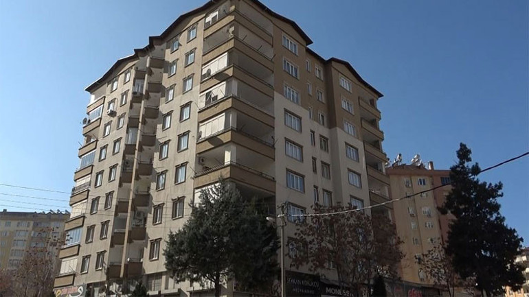 Milli atlet Süreyya Ayhana büyük şok Şampiyonluk hediyesi eve el konuldu