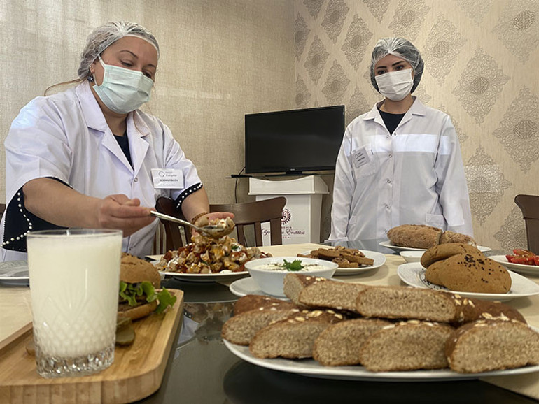 Yulaf ekmeğinin ünü yayılınca çalışanlar siparişlere yetişemez oldu