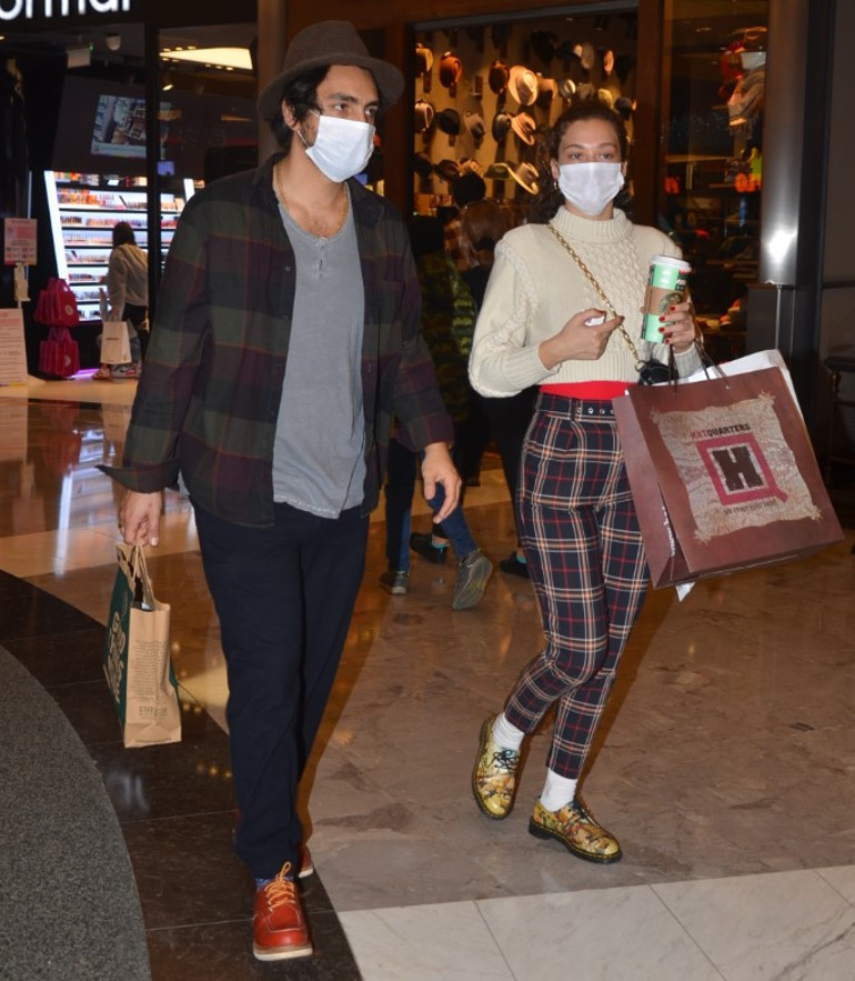 Melisa Şenolsun ile Umut Evirgenin alışveriş turu