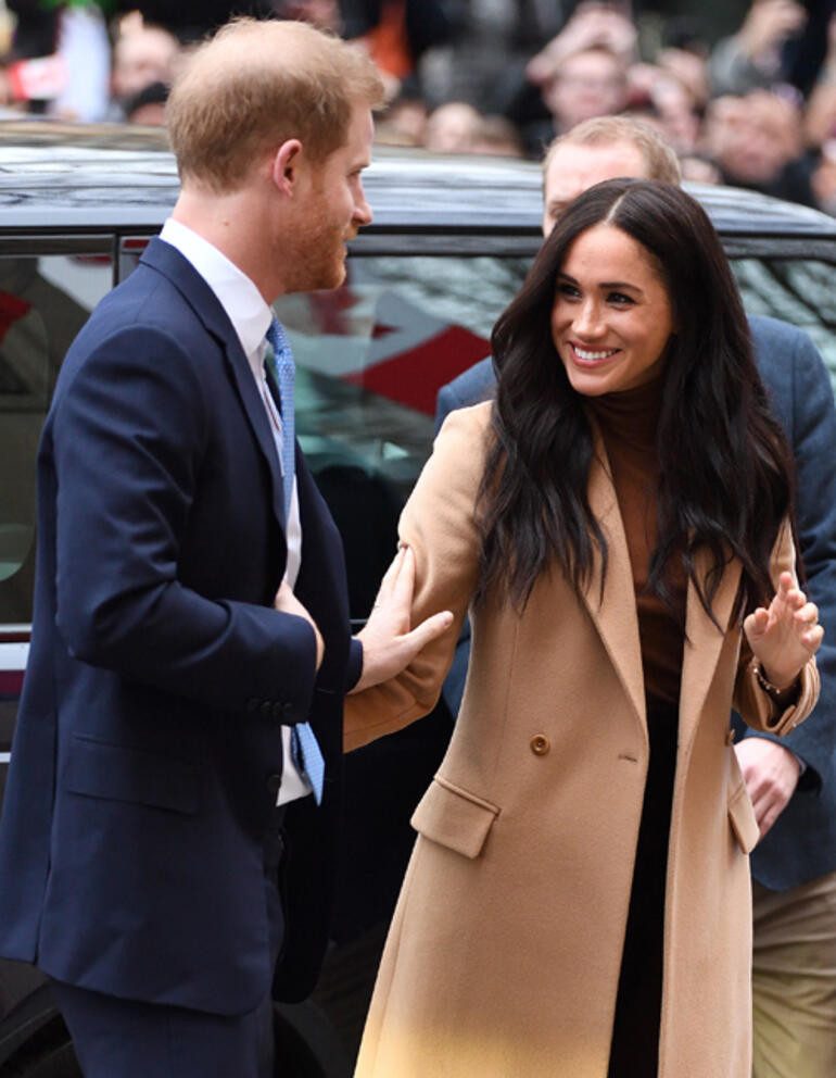 Prens Harry unvanlarını kaybetti