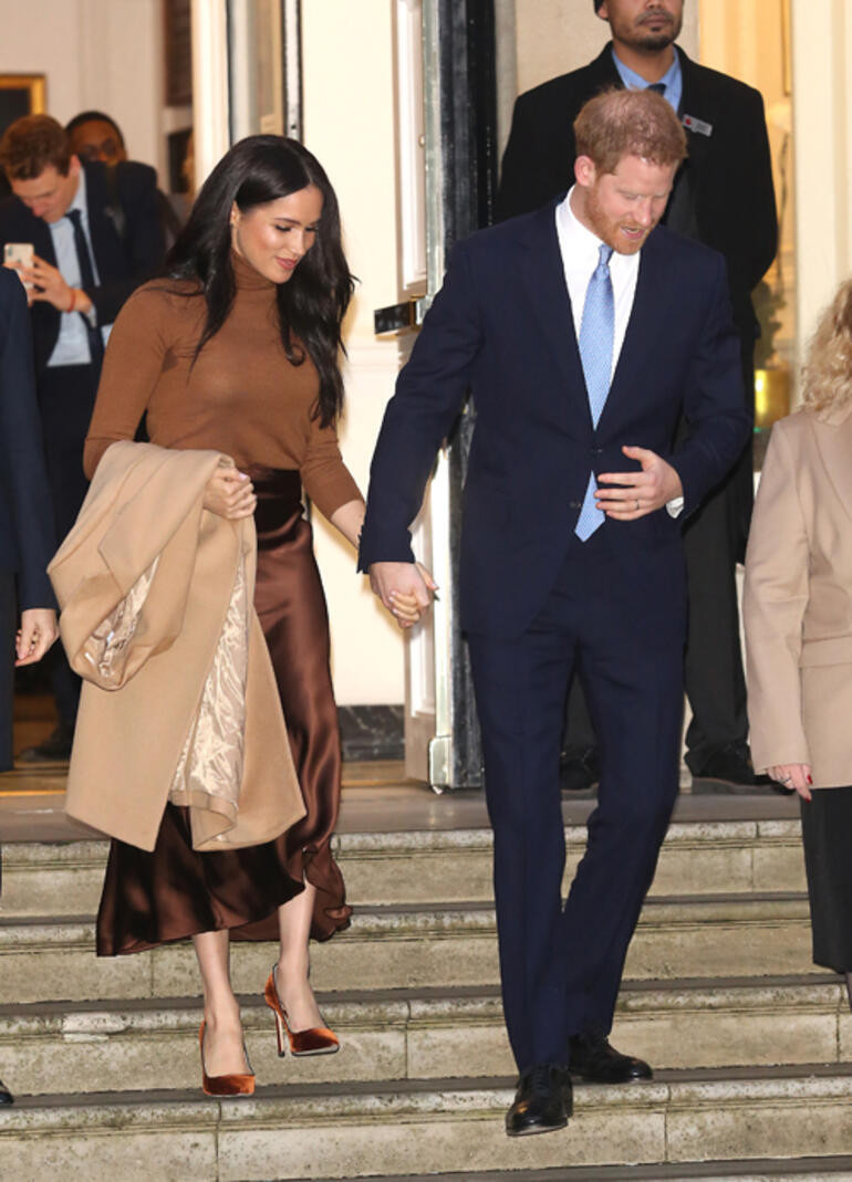 Prens Harry unvanlarını kaybetti