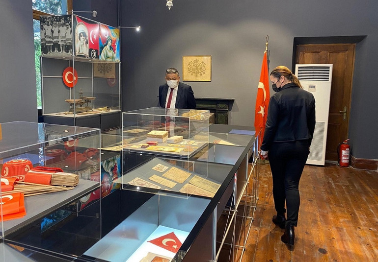 Türkiyenin ilk milli bayrak müzesinde tarih sergileniyor
