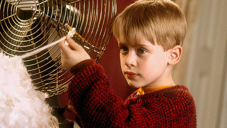 Evde Tek Başına Serisi Filmleri - Evde Tek Başına Serisinin İsimleri, İzleme Sırası, Vizyon Tarihleri, Konuları Ve Oyuncuları