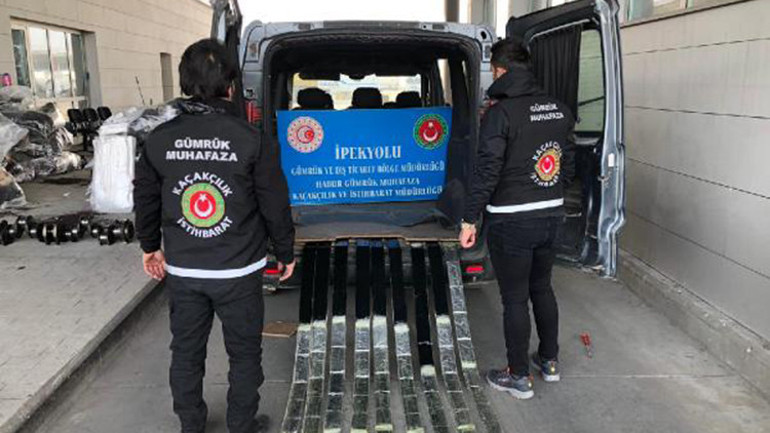 Habur Gümrük Kapısında 29 bin paket kaçak sigara ele geçirildi