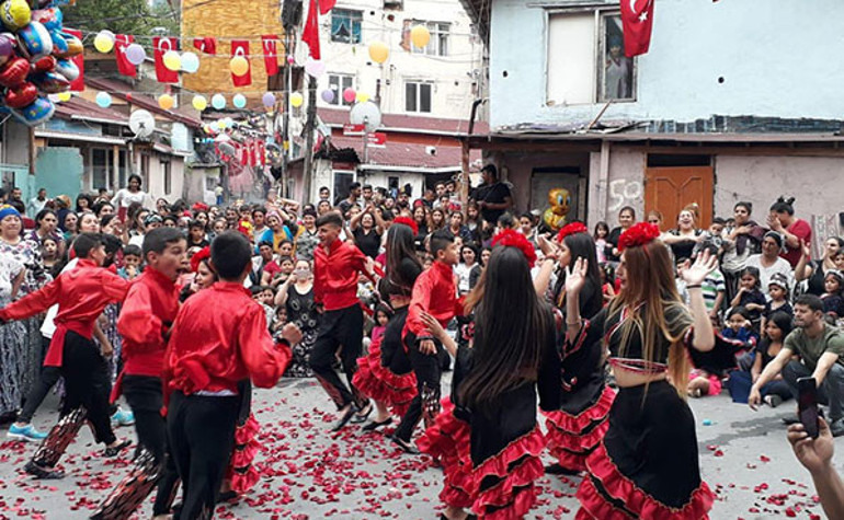 Biraz roman havası