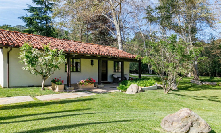 Gösterişli evi yabancıya gitmedi