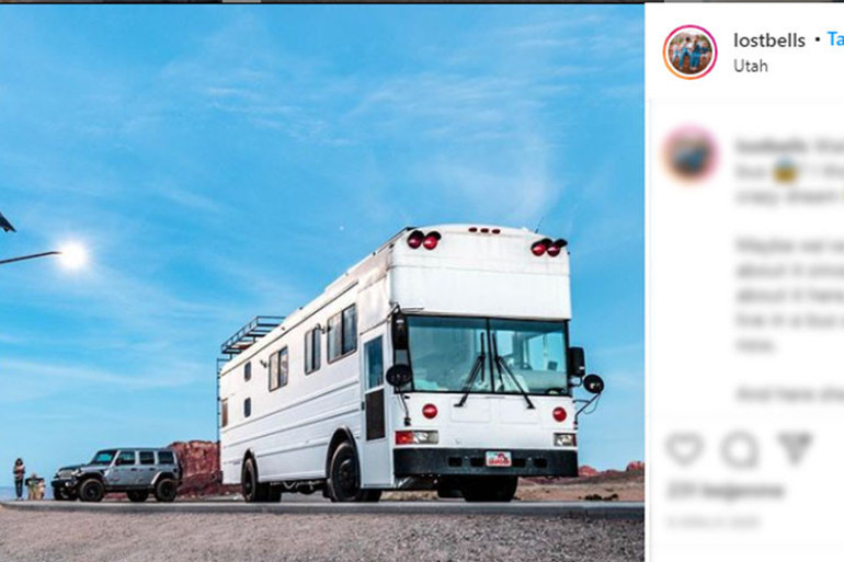 Okul servisinde yaşıyorlar... Çatı katı olan 23 metrekarelik yürüyen bir ev...