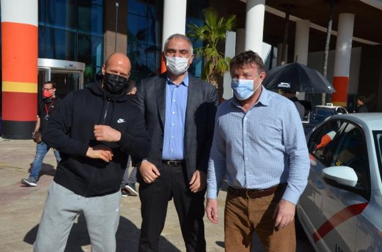 Bakan Ersoydan Five Eyes setine sürpriz ziyaret Jason Statham ve Guy Ritchie ile sohbet etti