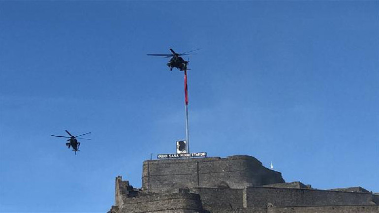 Atak helikopterleri ile Kars Kalesinde gösteri