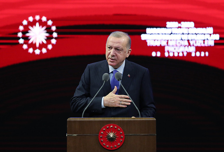 Cumhurbaşkanı Erdoğan: Türkiye, trafik kazalarındaki can kaybında yüzde 50 azalış hedefini tutturan iki ülkeden biri