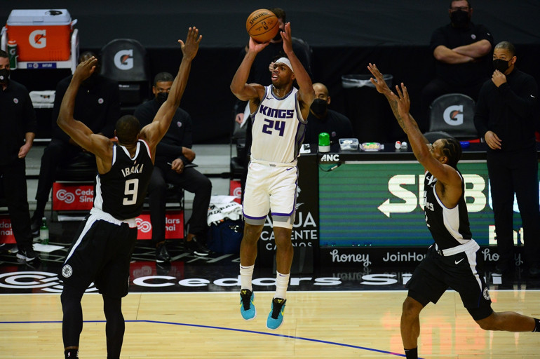 NBAde Gecenin Sonuçları: Jazz, Pacersı devirip galibiyet sayısını 19a çıkardı
