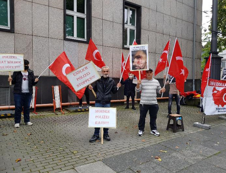 Türk bayrağı rahatsız etti