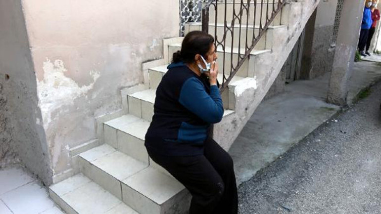 Balkondan düşen yaşlı adamın duran kalbi, müdahaleyle yeniden çalıştırıldı