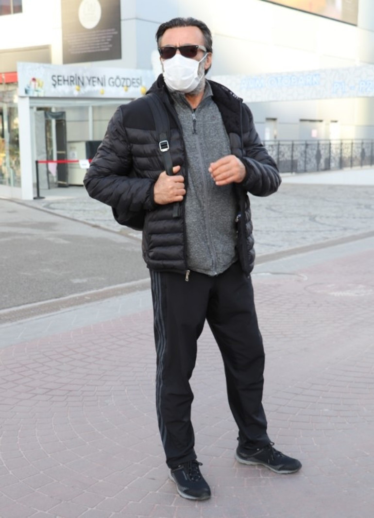 Tiyatroların açılması için gün sayıyoruz