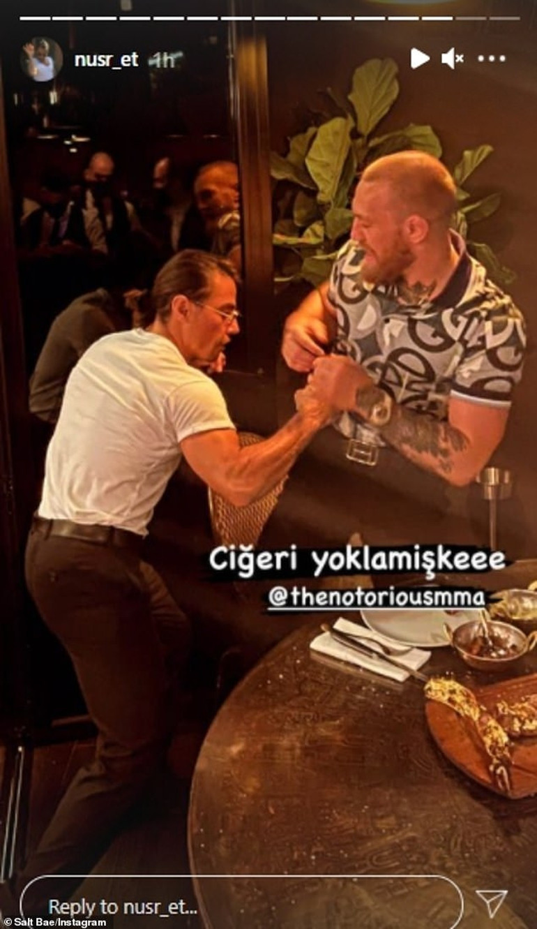 Nusrete giden ünlü dövüşçü McGregor, 7 bin liralık bifteğin tadına baktı