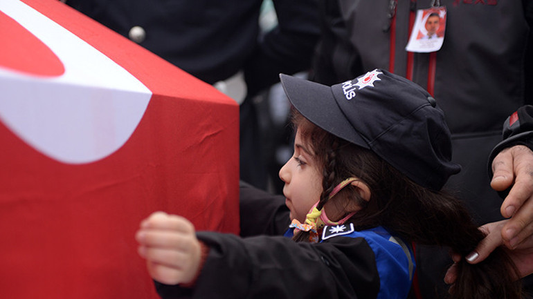 Şehit polis Sedat Yabalak, ebedi aleme uğurlandı
