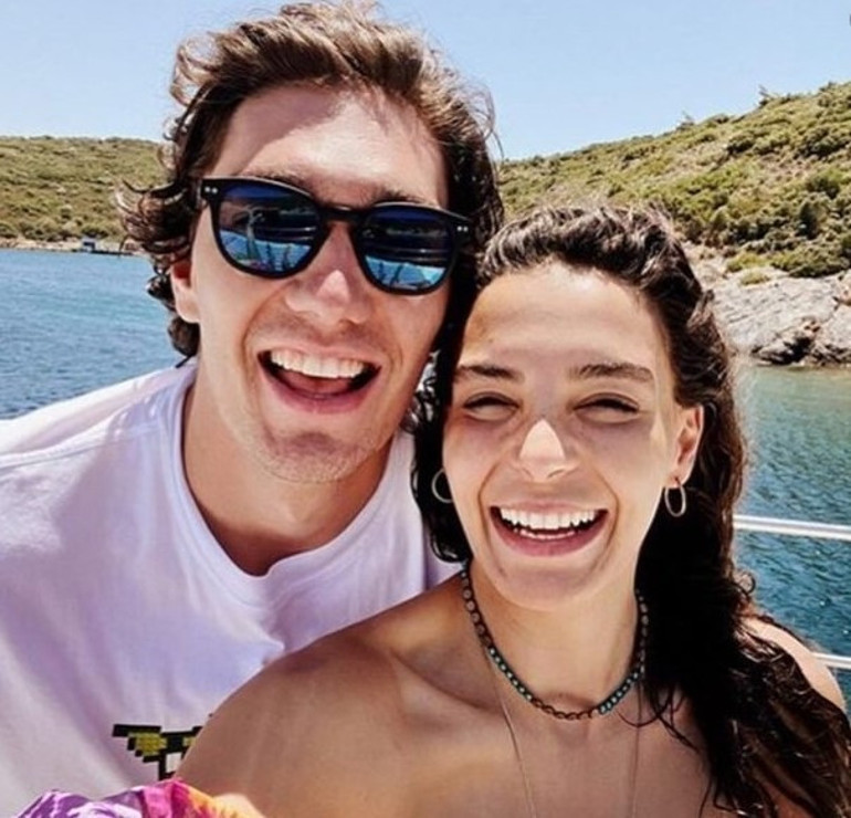 Ebru Şahinden ayrılık açıklaması