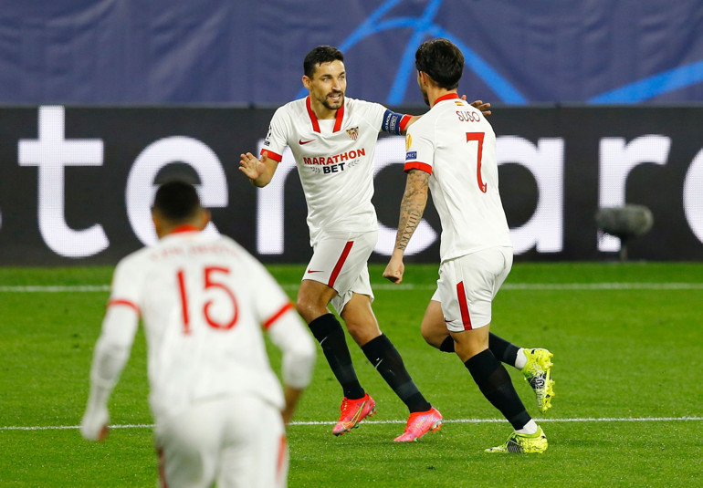 Sevilla - Borussia Dortmund maçında Volkan Demirel detayı Henüz 7. dakikada...