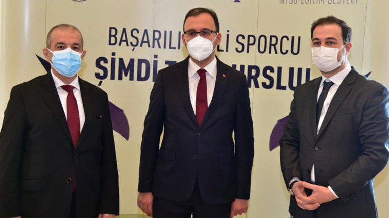 Milli Sporcu Bursu ile sporculara HKÜ’den de yüzde yüz destek