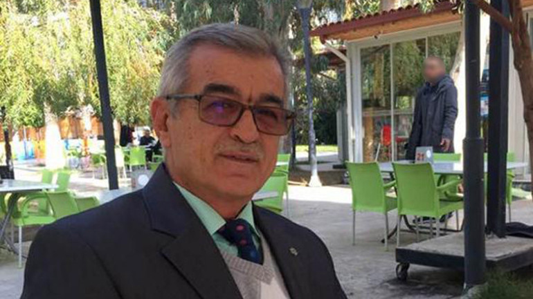 Tasması demire takılan köpeği imam fark edip, kurtardı