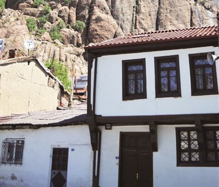 Suyunda şifa, tarihinde zafer var: Afyonkarahisar