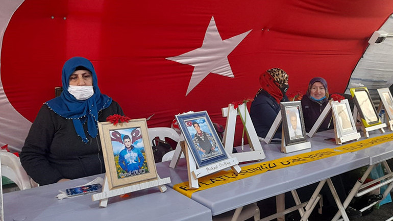 Evlat nöbetindeki ailelerden CHP heyetine tepki: Geç kaldınız