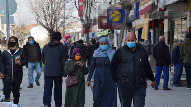 Kırmızı kategorideki Aksarayda, pazartesi yoğunluğu